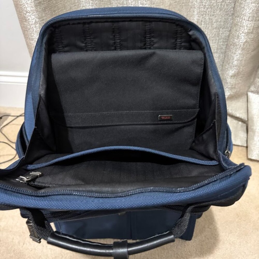 Tumi backpack - image 5